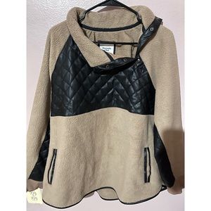 Great condition sweater. ABERCROMBIE AND FITCH